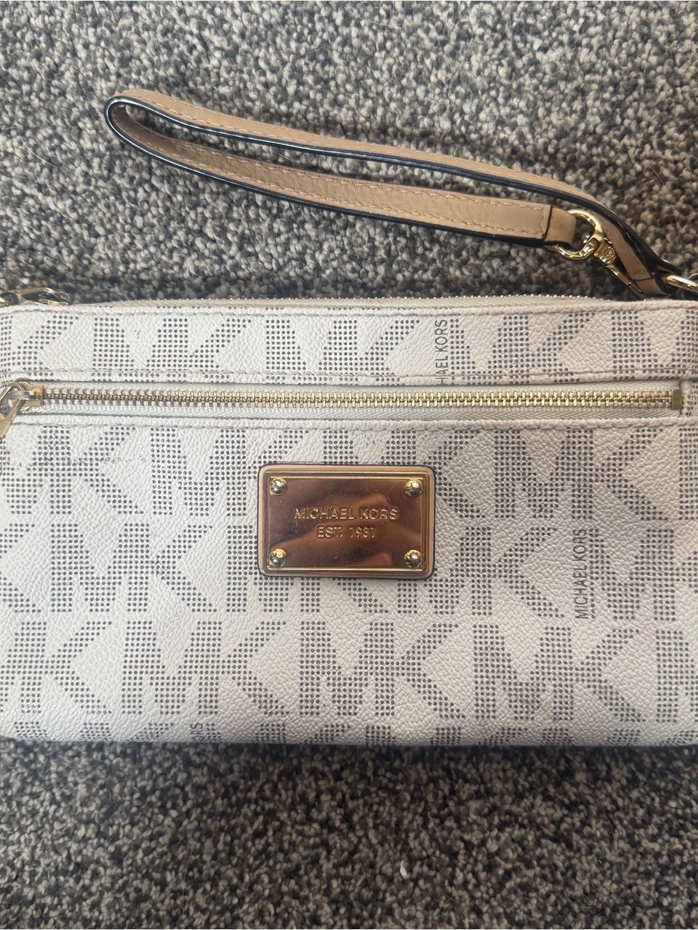 Michael Kors Jet Set Vanilla MK Logo Wristlet Wallet Pouch Gold Tone